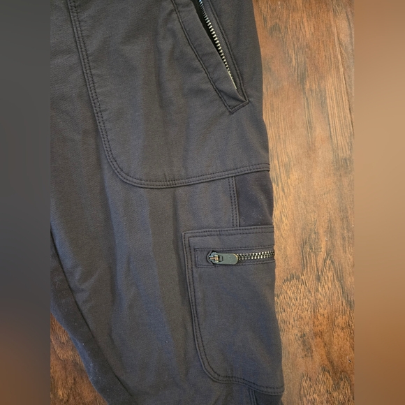 Athleta Headlands Hybrid High Rise Cargo Legging In Charcoal Size 0 - Picture 5 of 11